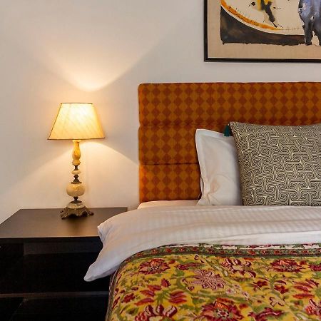 Neelam Bed & Breakfast Калькутта Экстерьер фото